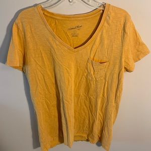 Women’s universal thread gold vneck tshirt, S
